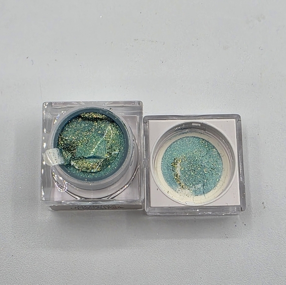 LIT Cosmetics Escape + Gold Metals Glitter Eyeshadow - Picture 4 of 4